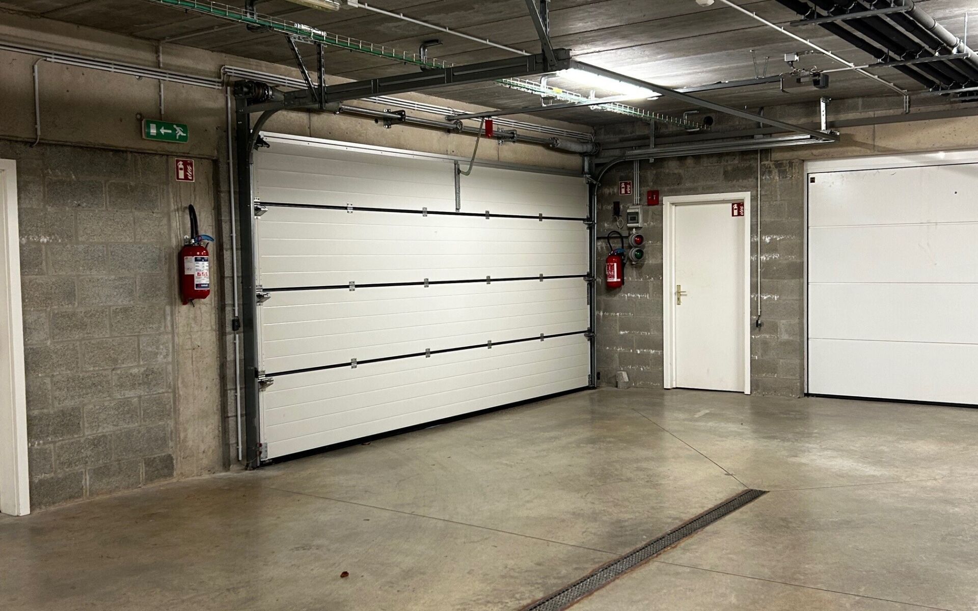 [WWP2]-Emplacement de parking accès